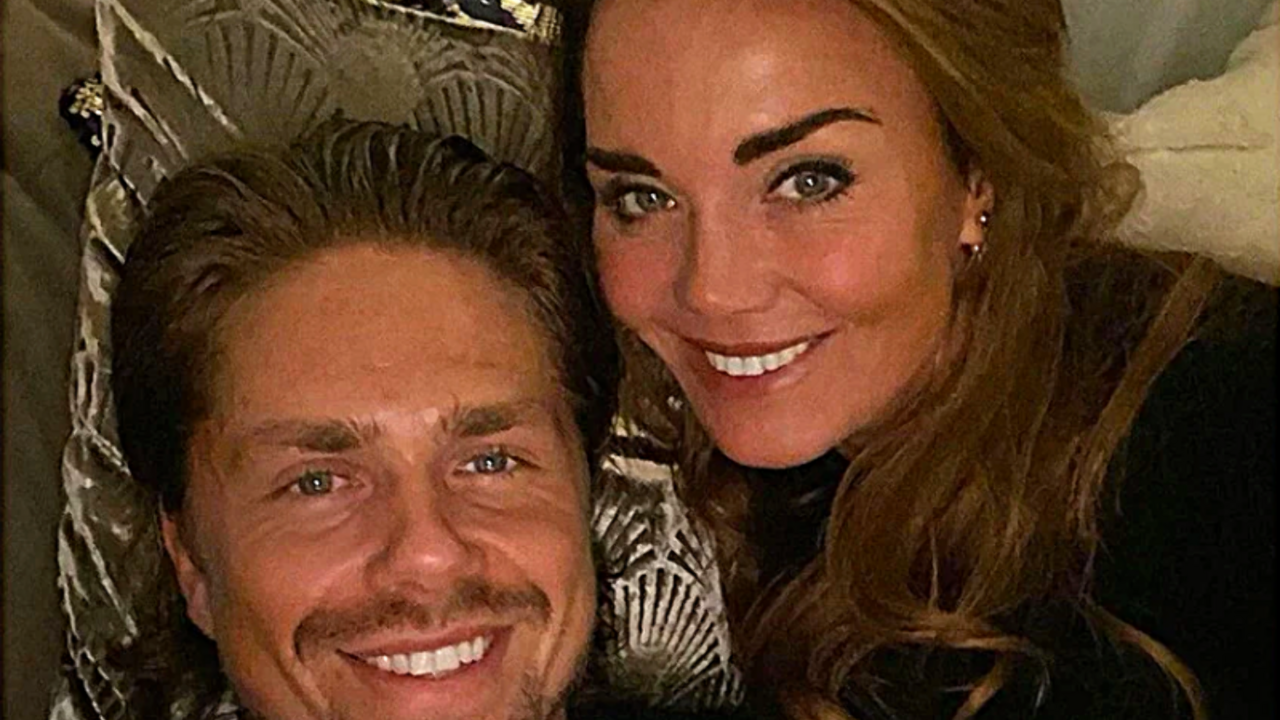Illustratie voor: André Hazes belazerd Monique opnieuw: ‘Contact met een andere vrouw’