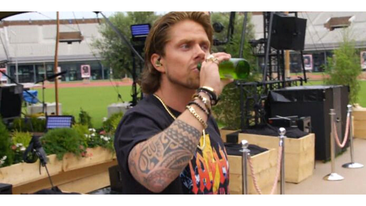 Illustratie voor: Om deze reden dronk André Hazes voor zijn optredens