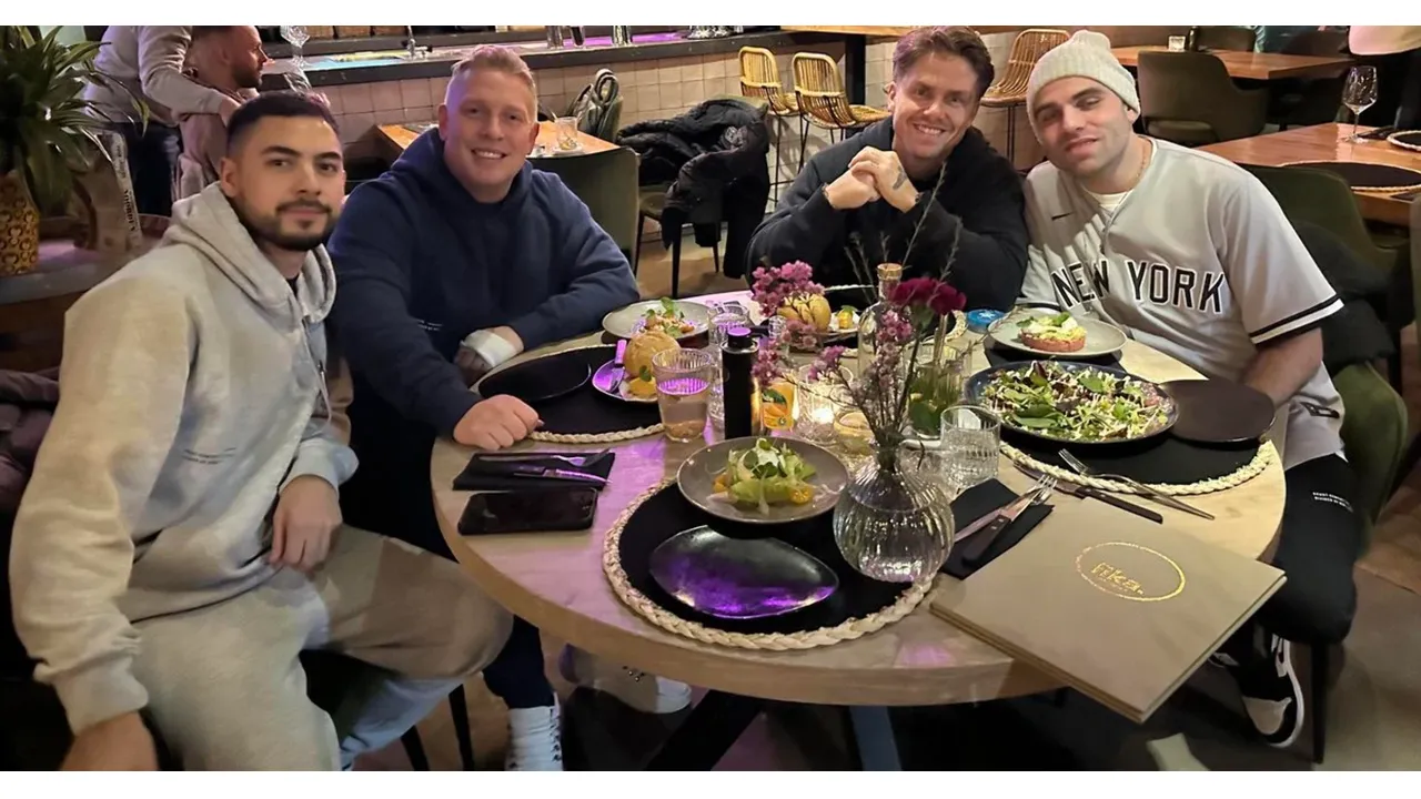 Illustratie voor: Nieuwe producer André Hazes haalt uit naar het oude team