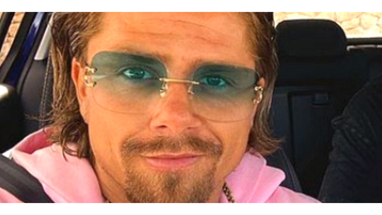 Illustratie voor: André Hazes over leeghalen Instagram: ‘Achter elke foto een nare herinnering’