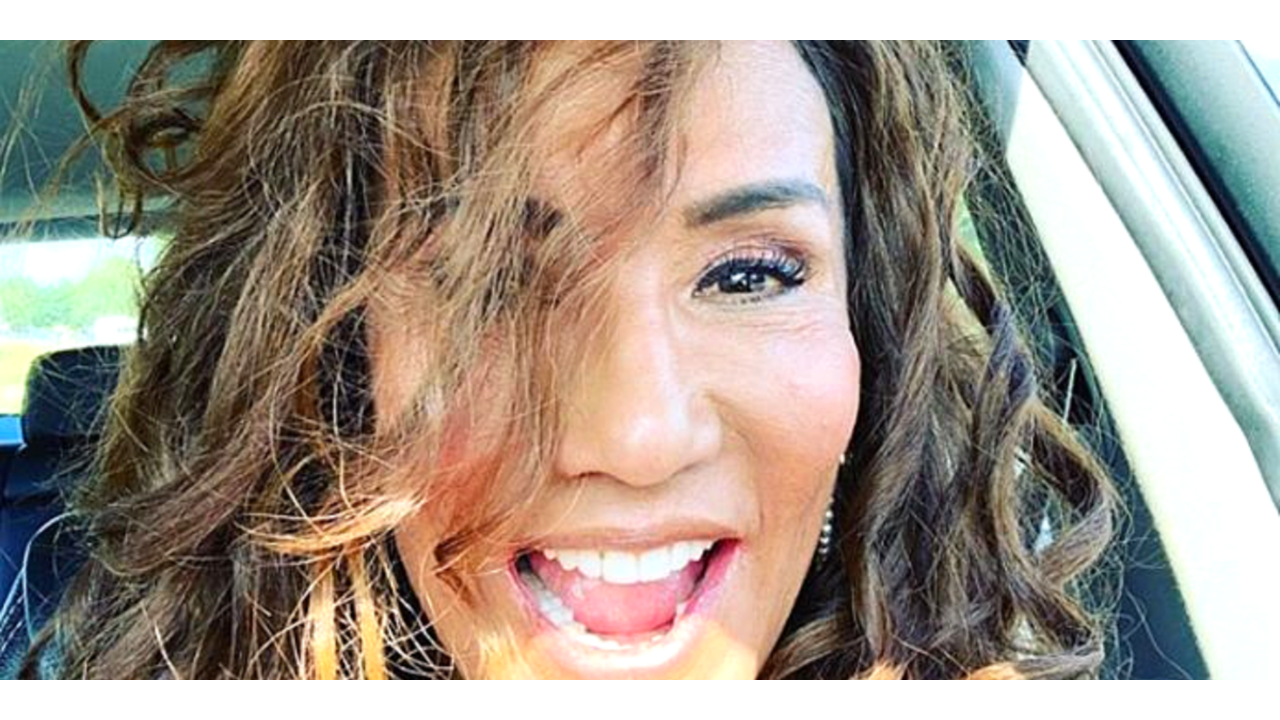 Illustratie voor: Gaat ook Patty Brard uit de kleren op het pikante platform?