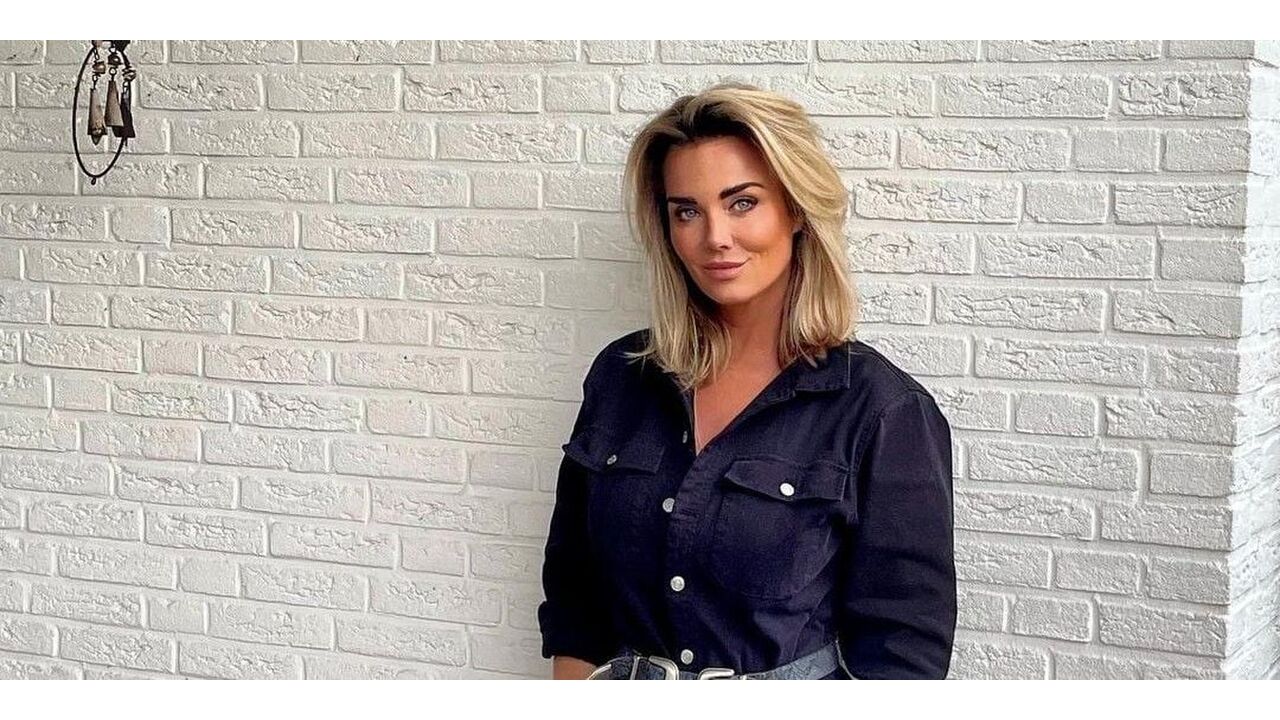 Illustratie voor: Monique Westenberg deelt pikant kiekje van afgetraind lichaam in bikini