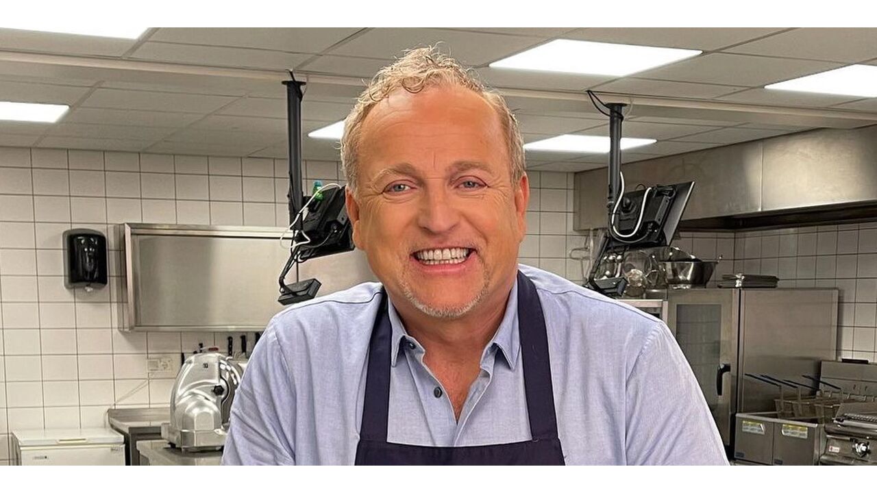 Illustratie voor: ZIEN: Gordon bevestigt relatie met déze man