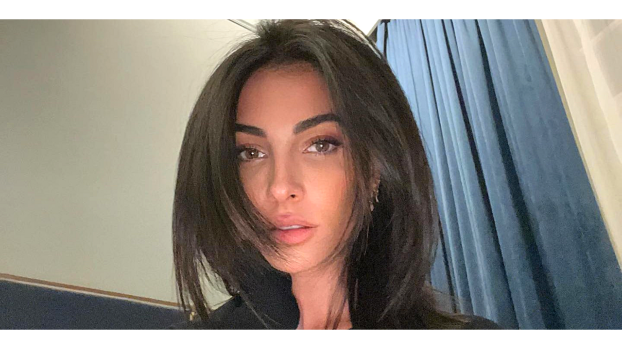 Illustratie voor: Anna Nooshin showt prachtig lichaam in bikini op Instagram