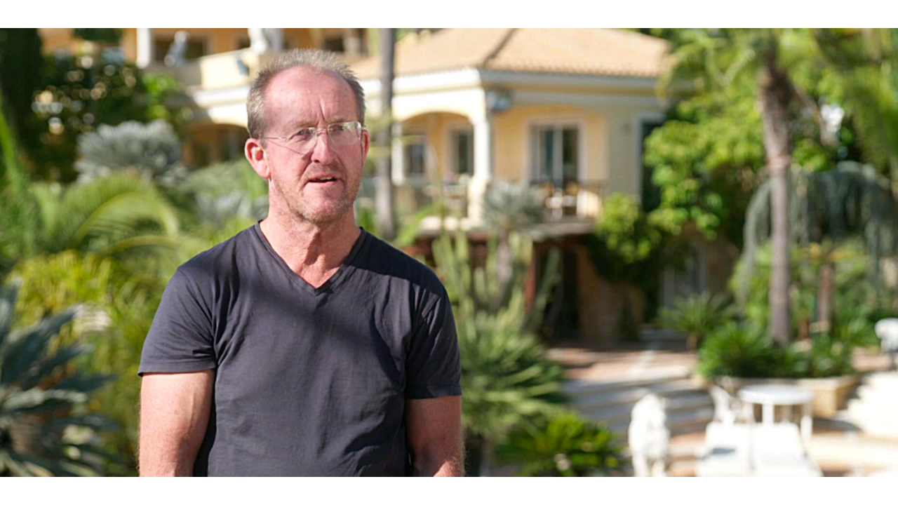 Illustratie voor: Jacob uit B&B Vol Liefde zet Portugese villa te koop voor een gigantisch bedrag