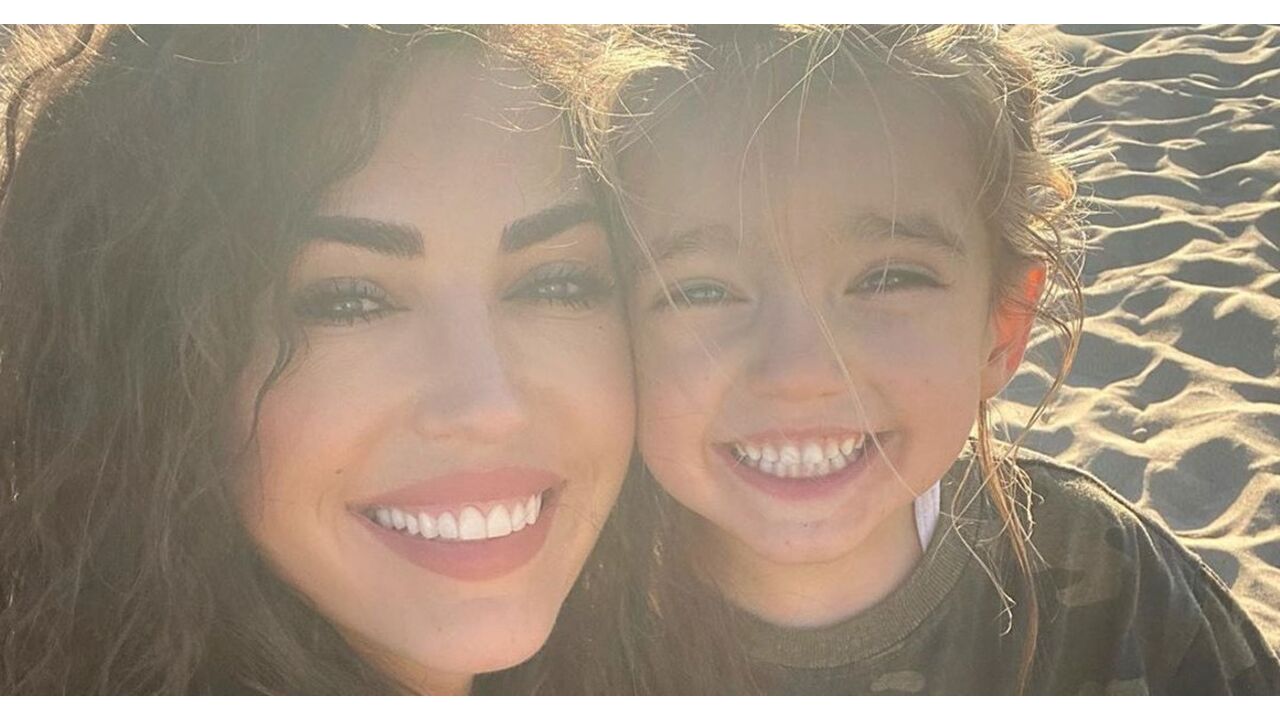 Illustratie voor: Zoon Yolanthe Cabau breekt sleutelbeen: ‘Kon niet slapen van de pijn’