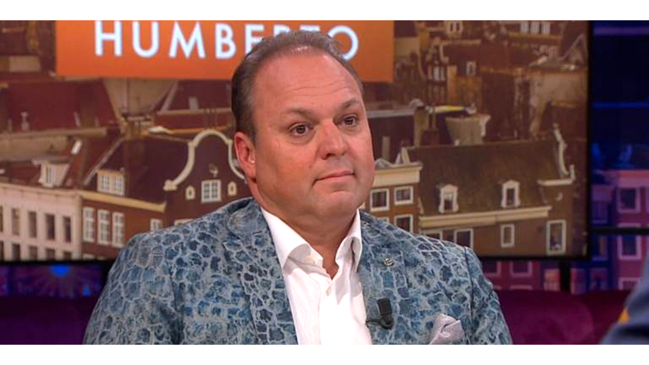 Illustratie voor: Frans Bauer laat zijn afgetrainde lichaam: ‘Heb eindelijk een sixpack’