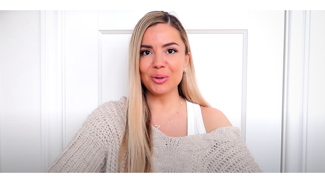 Illustratie voor: Yvonne Coldeweijer neemt volgers mee in dagvlog en showt babybuik