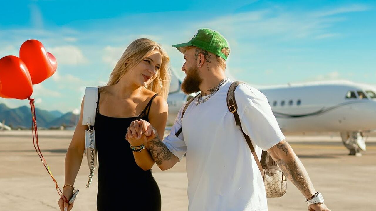 Illustratie voor: Jake Paul kijkt vol verbazing naar training Jutta Leerdam: ‘Heb dit nog nooit gezien’