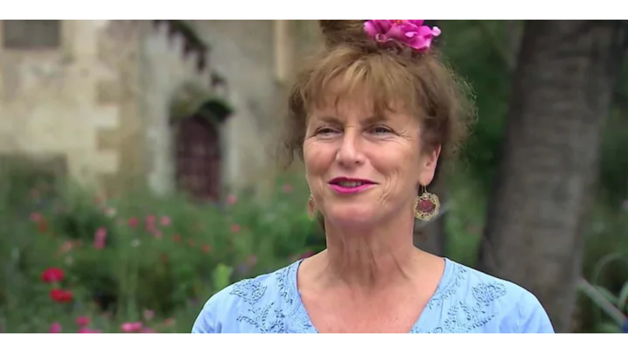 Illustratie voor: Debbie uit B&B Vol Liefde deelt heugelijk nieuws: ‘Binnenkort in trouwjurk’