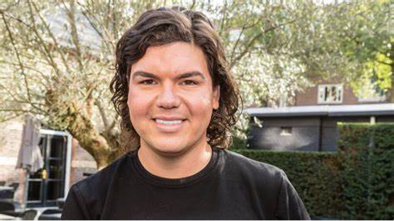Illustratie voor: Roy Donders onderuit gehaald: ‘Moeilijk te zeggen wat hij nu precies waard is’