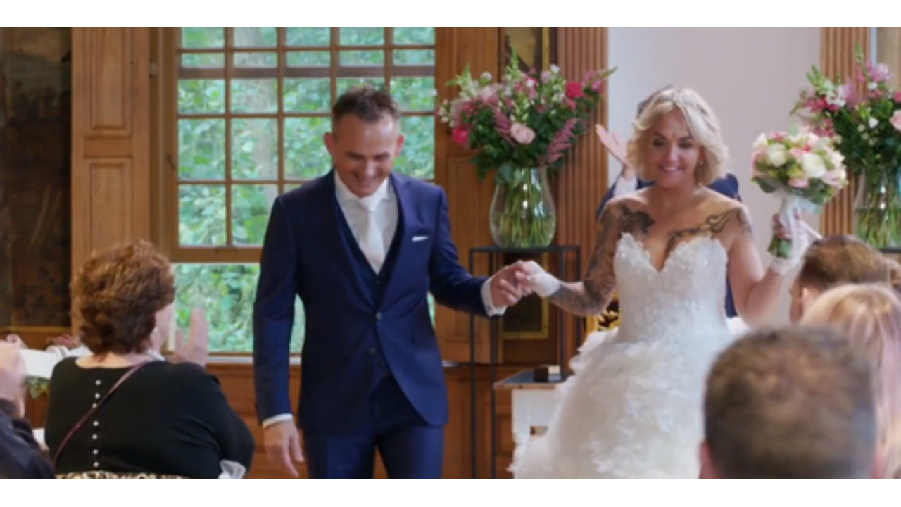 Illustratie voor: Moeten de Married at First Sight-kandidaten alles zelf betalen?