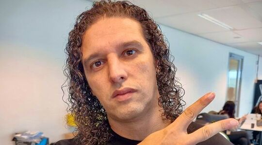 Illustratie voor: Twee meiden onthullen bizar verhaal over huisfeestje met Ali B