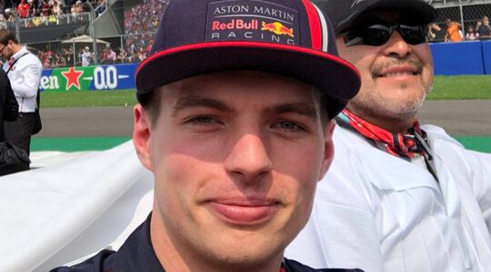 Illustratie voor: Dit is het vermogen van Max Verstappen