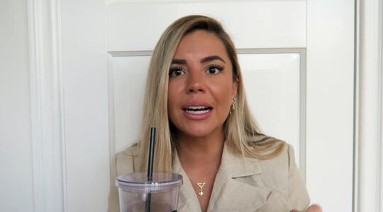 Illustratie voor: Yvonne Coldeweijer stopt: ‘Vind het niet leuk om alleen maar juice te moeten brengen’