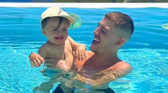Lil Kleine hoopt zoon vaker te zien