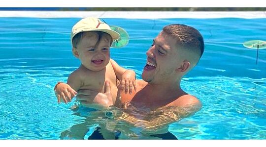 Lil Kleine hoopt zoon vaker te zien